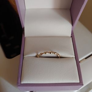 New 10k plain ring with box no tag
